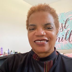 Meet your Posher, Sandra